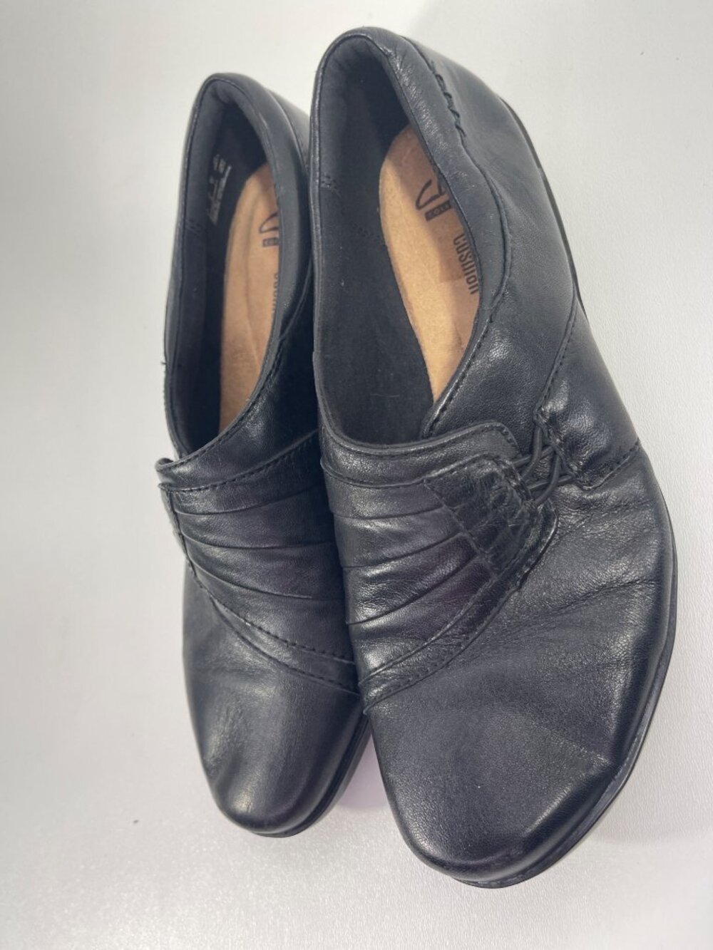 Clarks Womens Black Leather Slip-On Shoes Size 9M Comfort Sole Casual Style